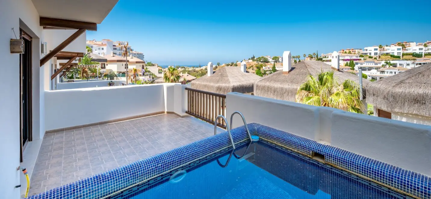 Sale of detached villa in Riviera del Sol 2