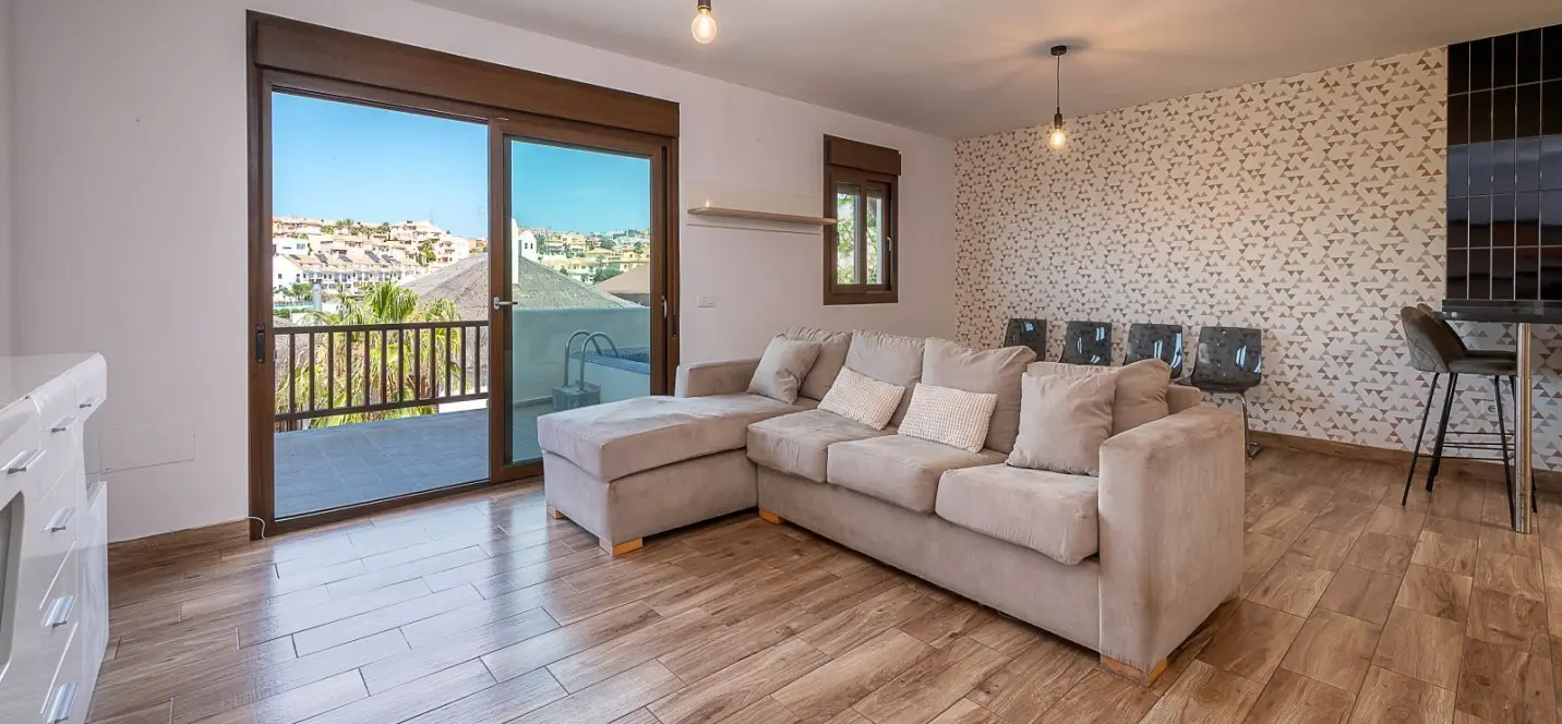 Sale of detached villa in Riviera del Sol 3