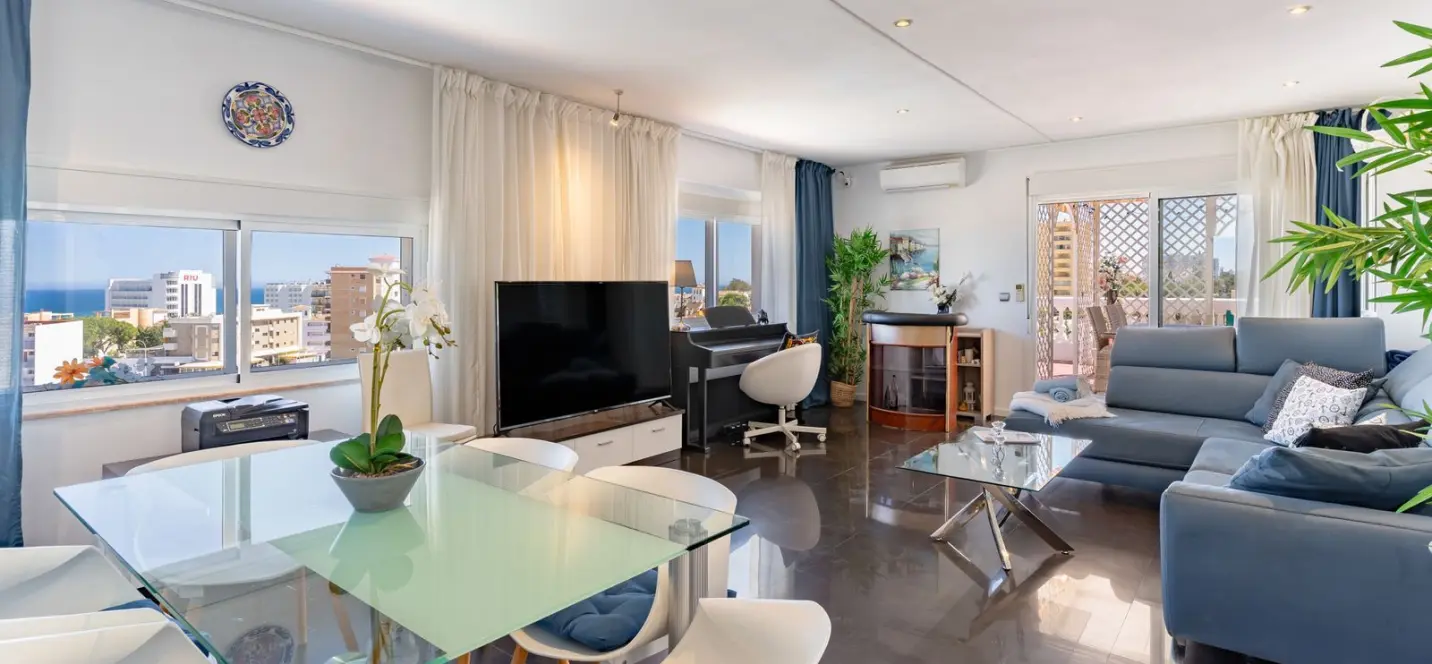 Sale of penthouse in La Carihuela 0