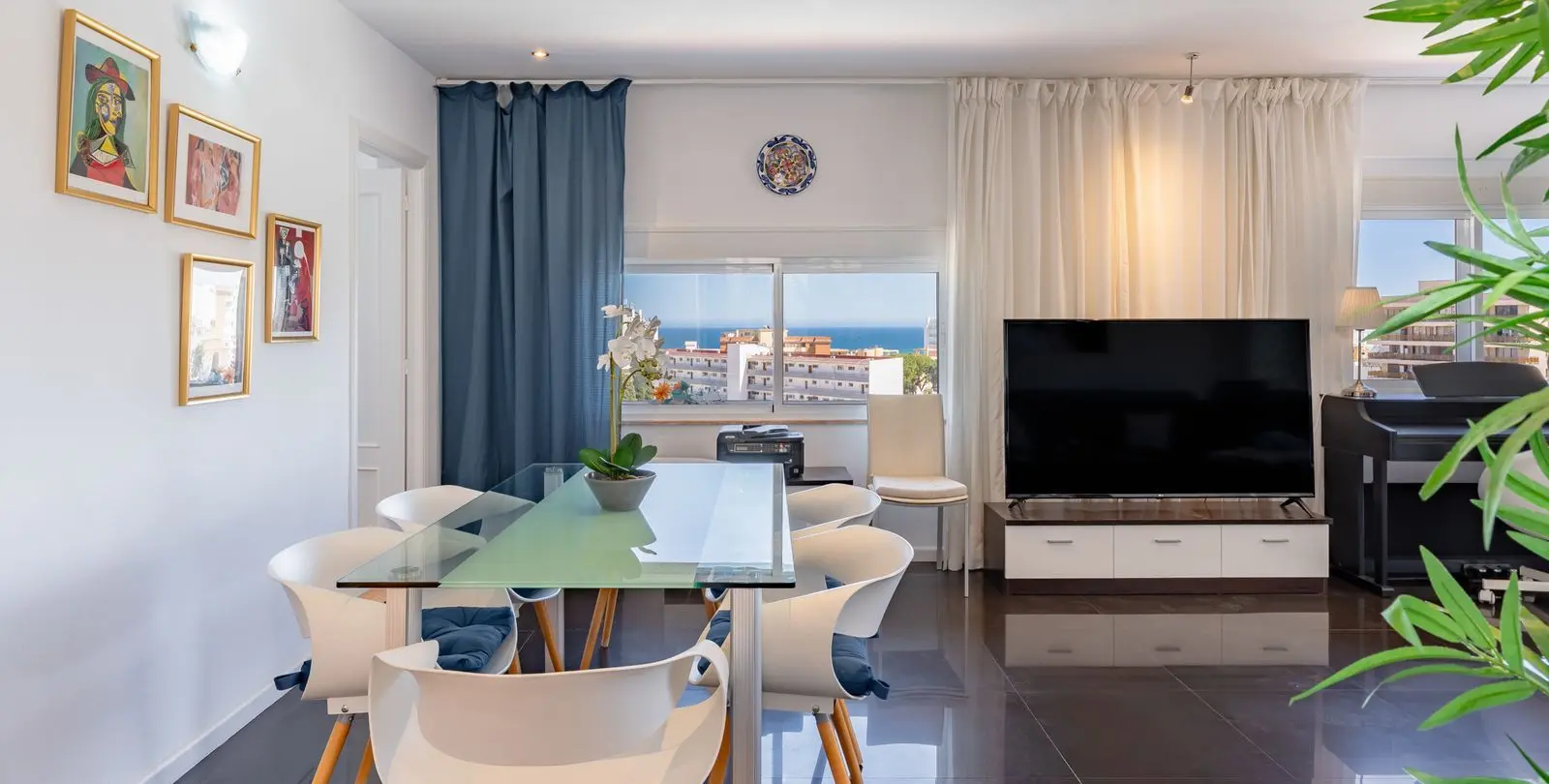 Sale of penthouse in La Carihuela 2