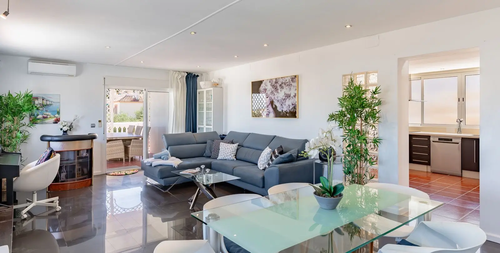 Sale of penthouse in La Carihuela 3