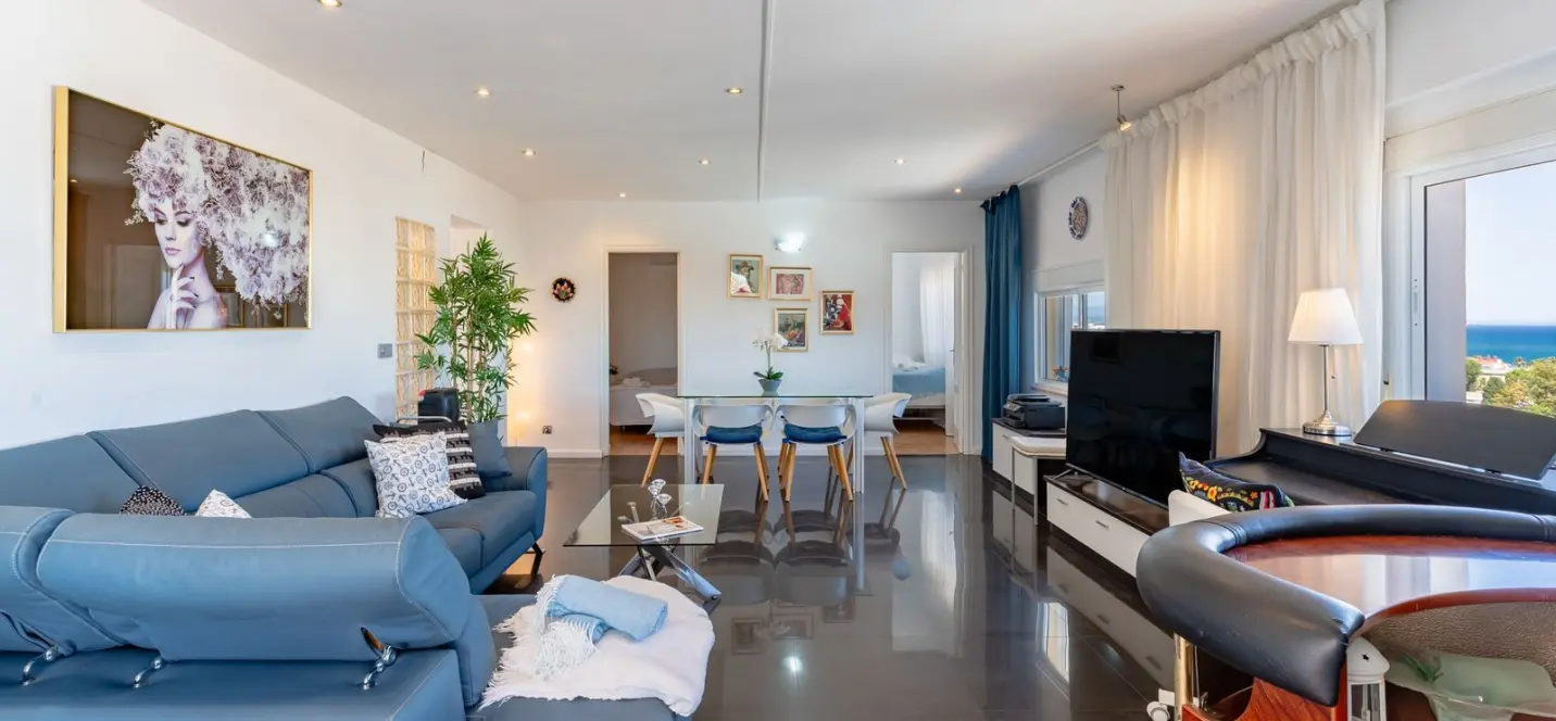 Sale of penthouse in La Carihuela 3