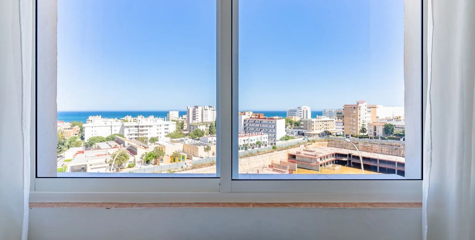 Sale of penthouse in La Carihuela 10
