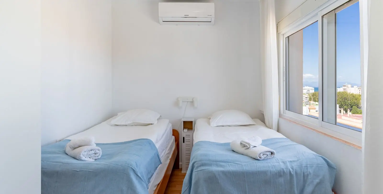 Sale of penthouse in La Carihuela 11