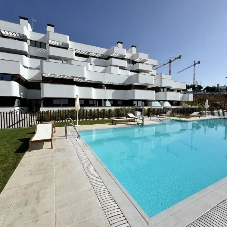 Sale of ground floor apartment in Estepona