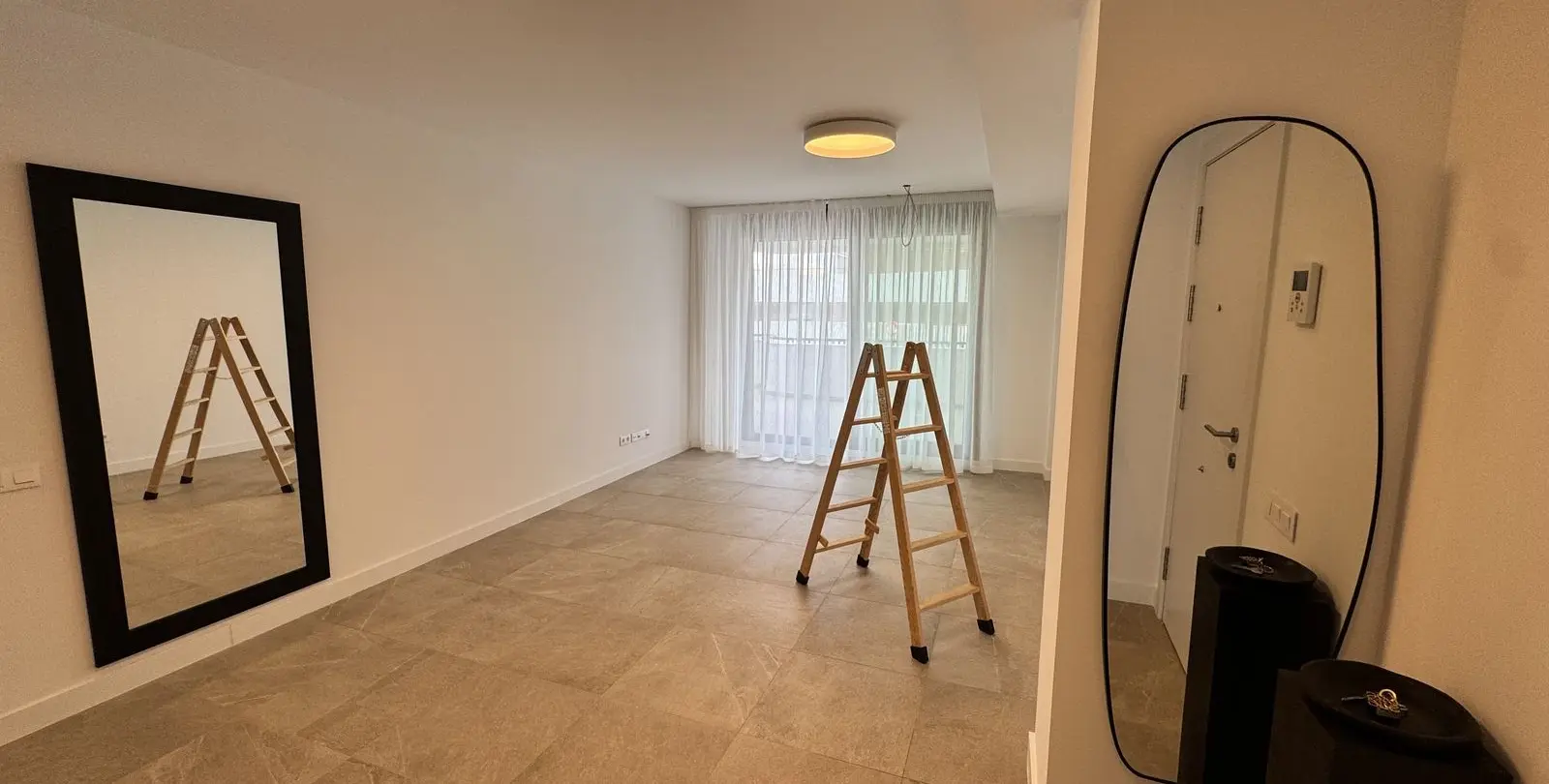 Sale of ground floor apartment in Estepona 2