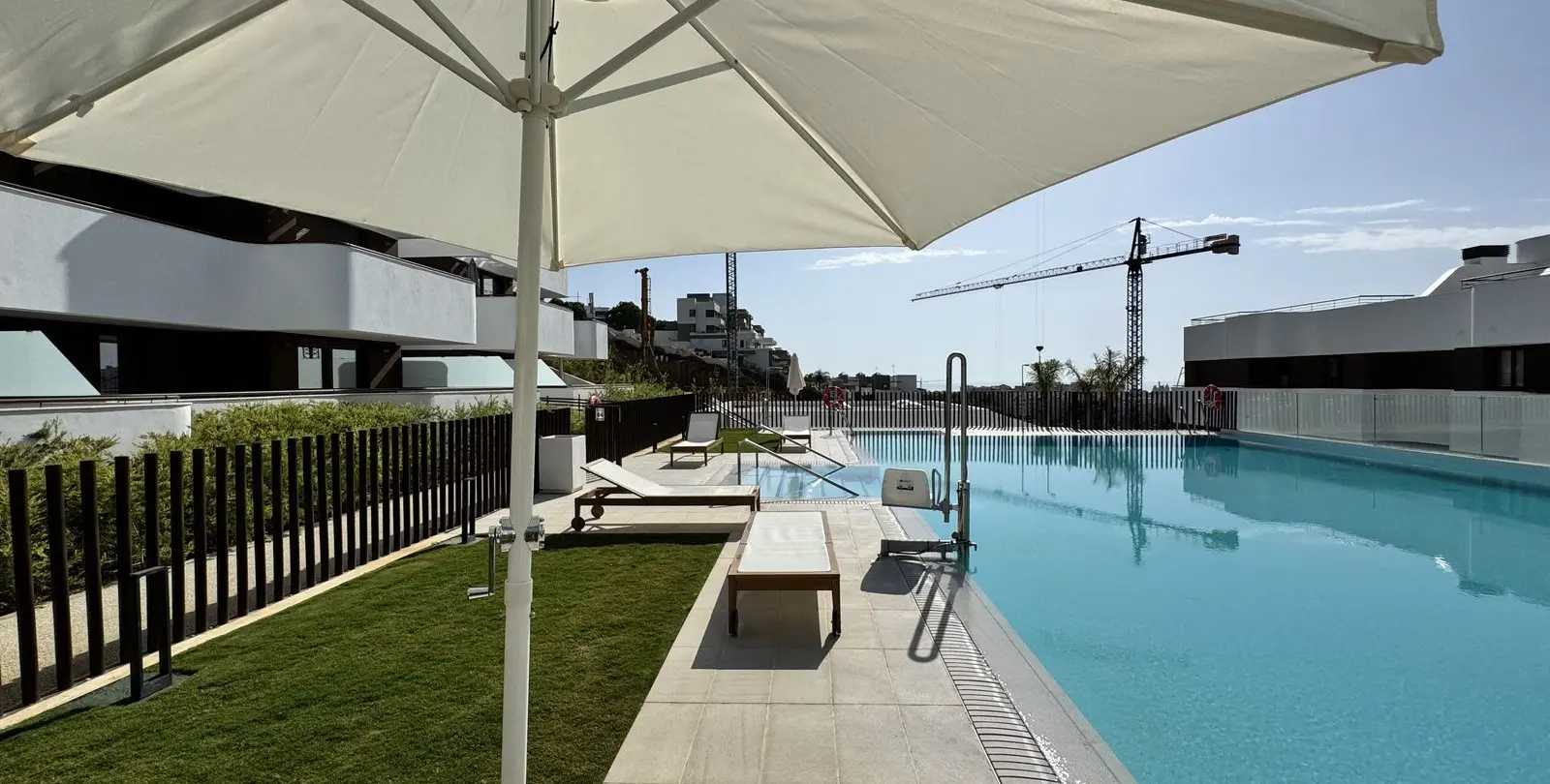 Sale of ground floor apartment in Estepona 6
