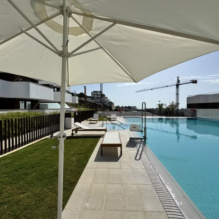 Sale of ground floor apartment in Estepona