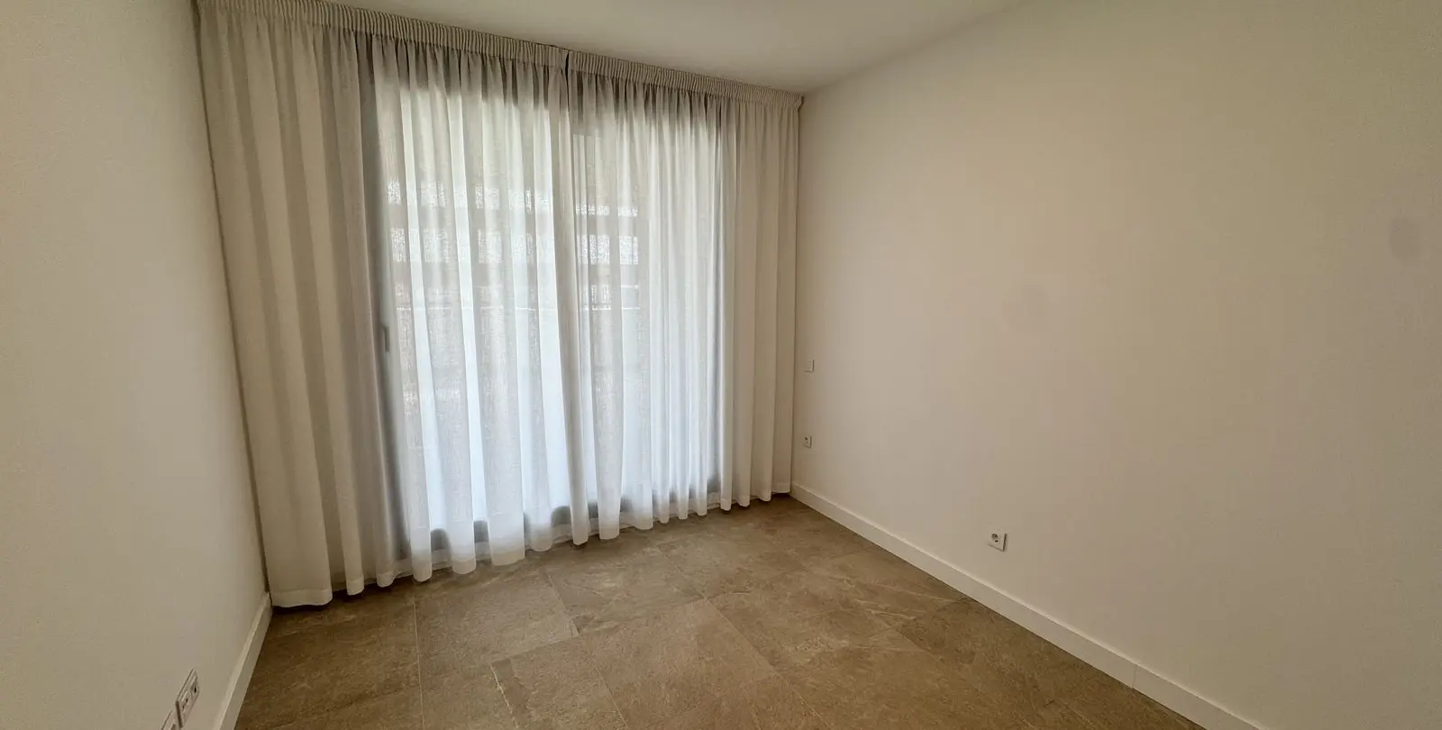 Sale of ground floor apartment in Estepona 13