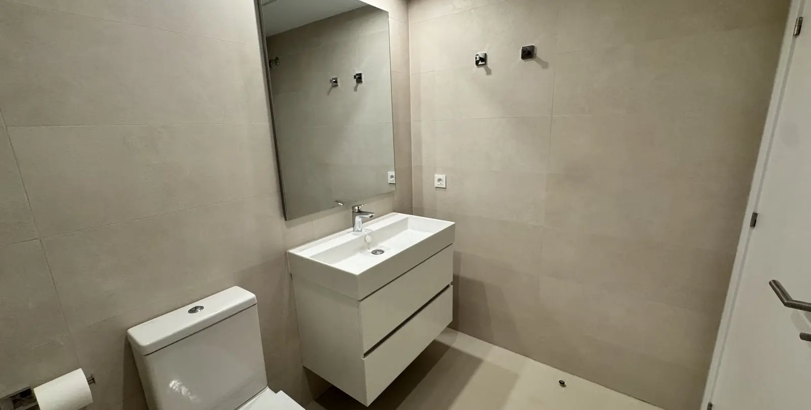 Sale of ground floor apartment in Estepona 14