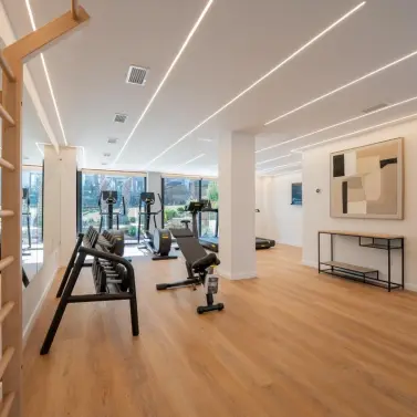 Sale of middle floor apartment in Estepona