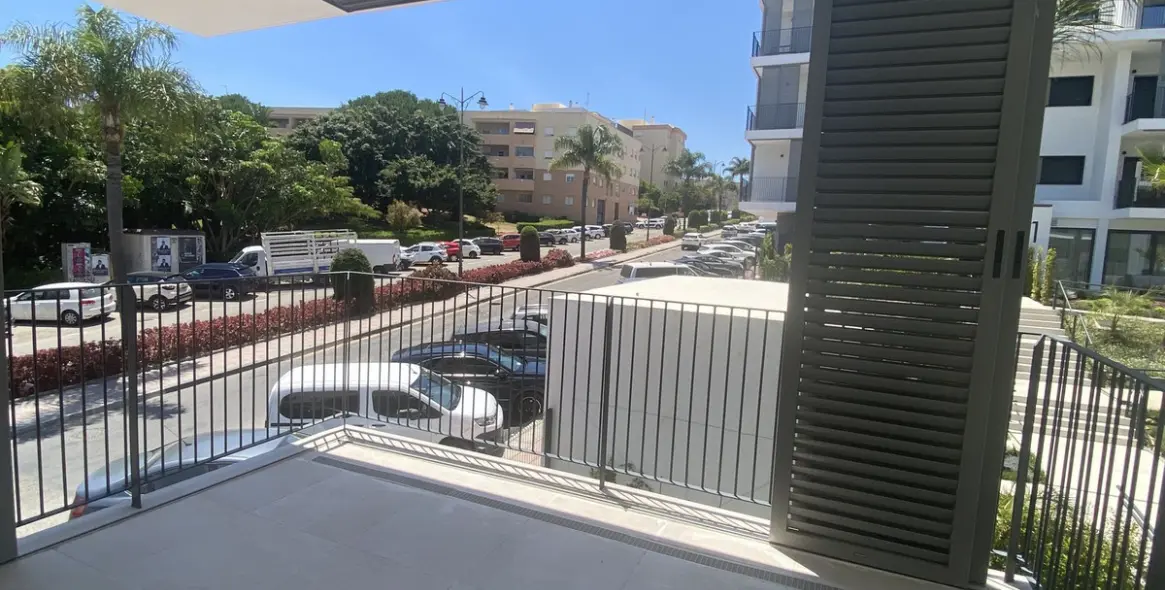 Продажа апартаментов на среднем этаже в Estepona 24