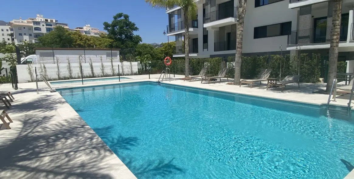 Продажа апартаментов на среднем этаже в Estepona 30