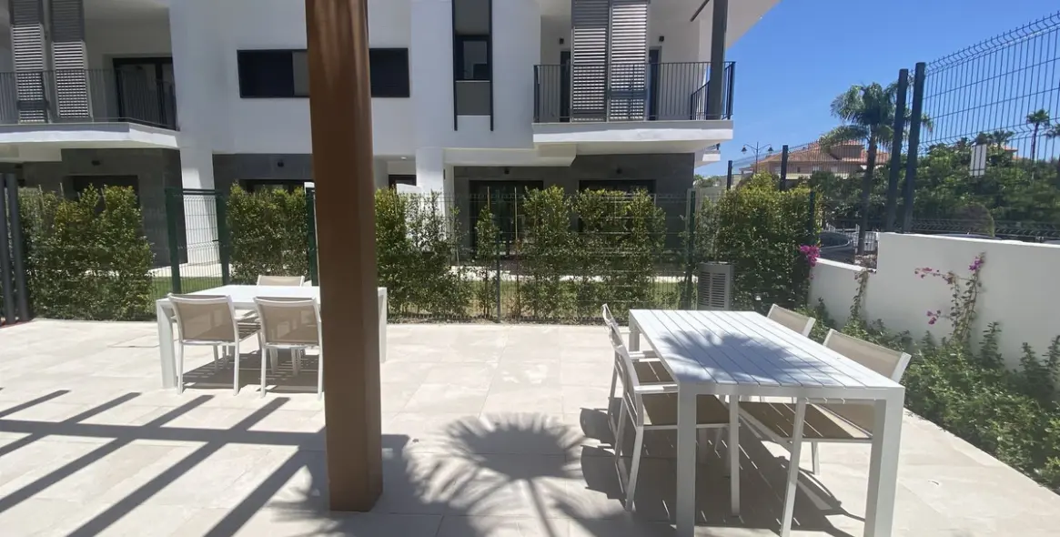 Продажа апартаментов на среднем этаже в Estepona 36