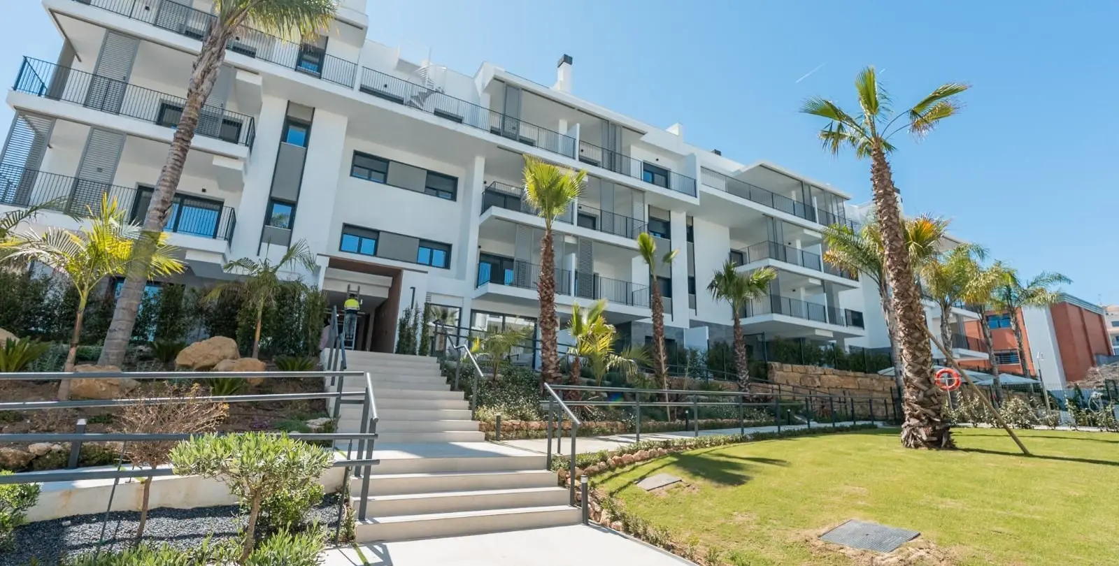 Продажа апартаментов на среднем этаже в Estepona 29