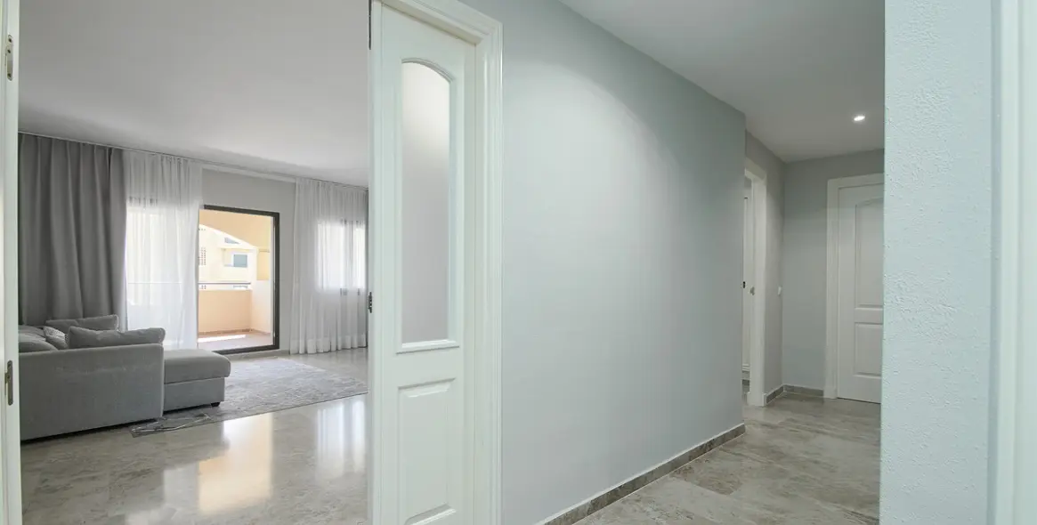 Sale of middle floor apartment in San Pedro de Alcántara 5