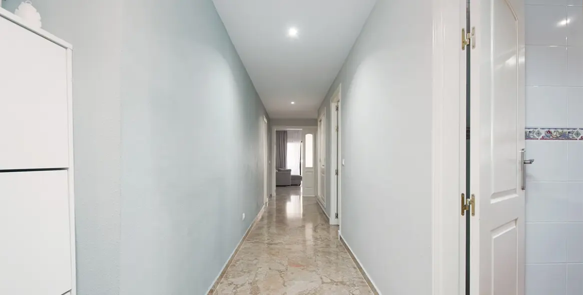 Sale of middle floor apartment in San Pedro de Alcántara 6