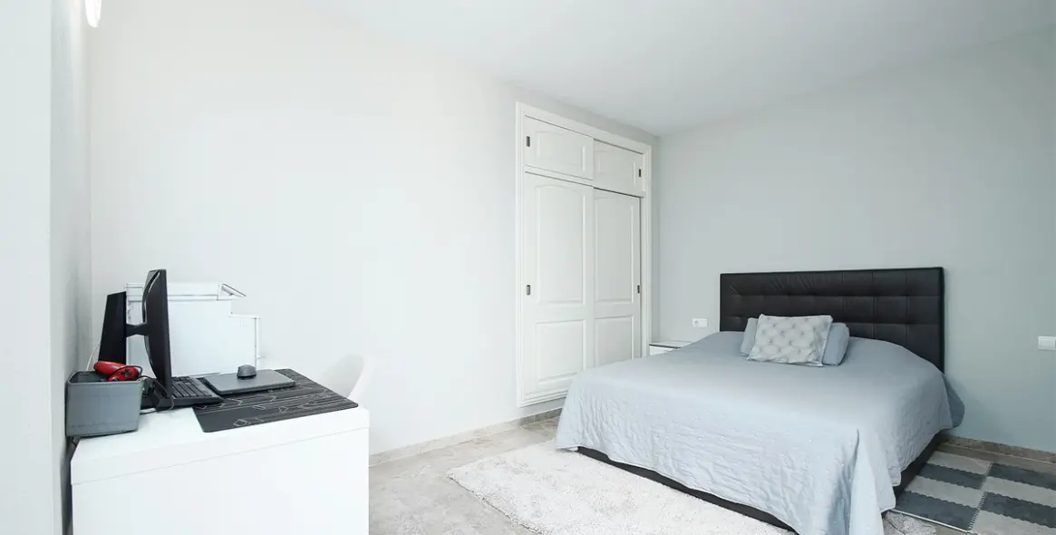 Sale of middle floor apartment in San Pedro de Alcántara 10