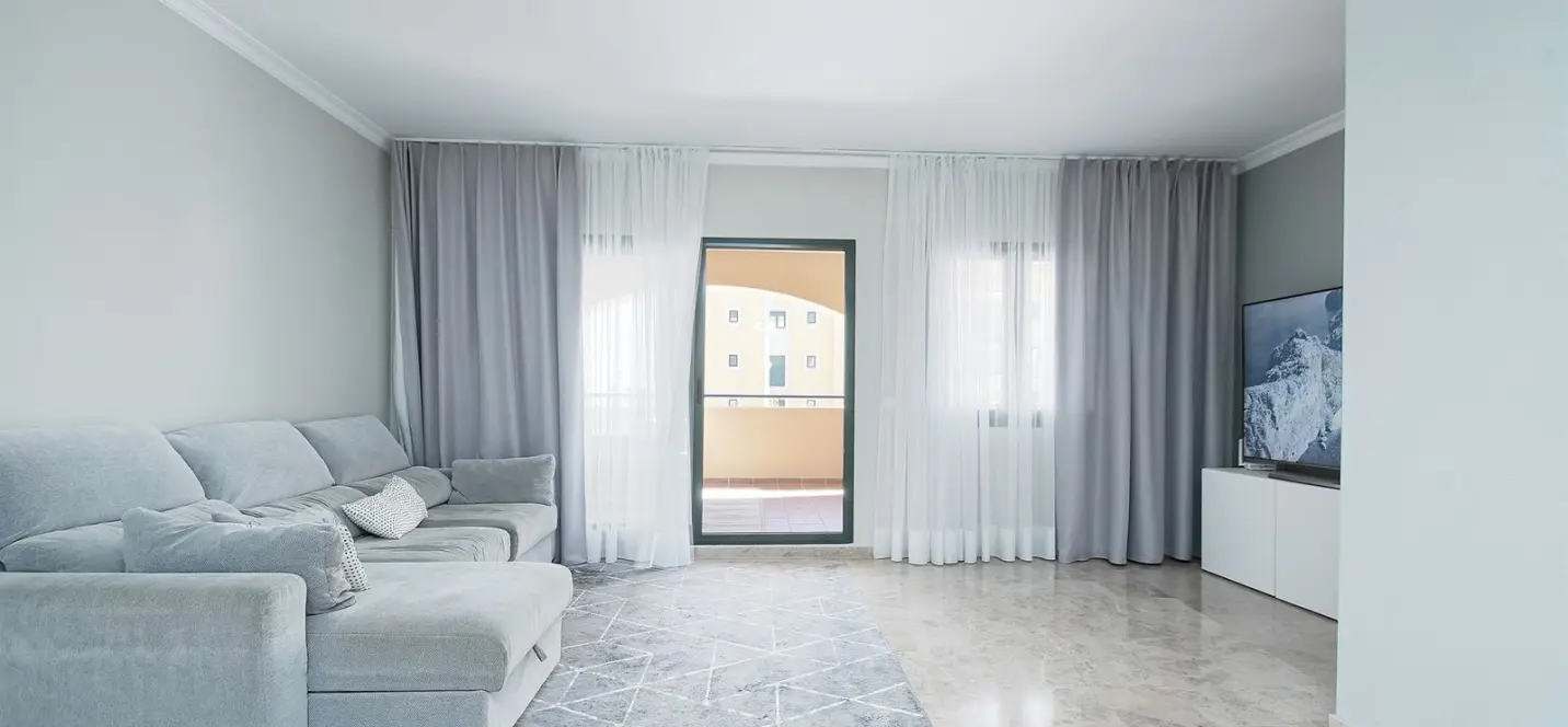 Продажа апартаментов на среднем этаже в San Pedro de Alcántara 0