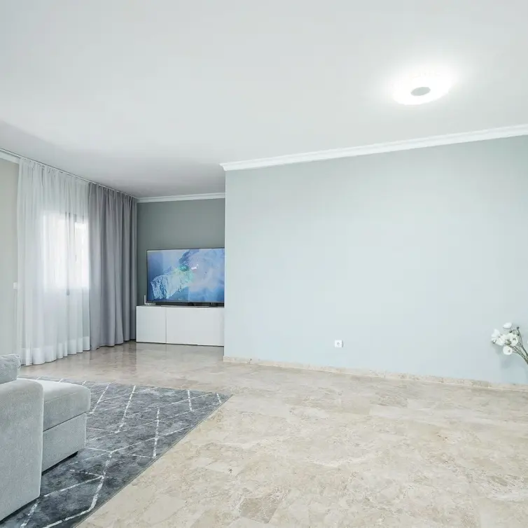 Продажа апартаментов на среднем этаже в San Pedro de Alcántara