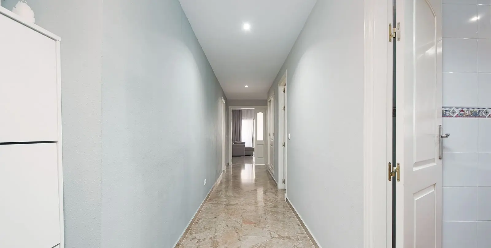 Sale of middle floor apartment in San Pedro de Alcántara 6