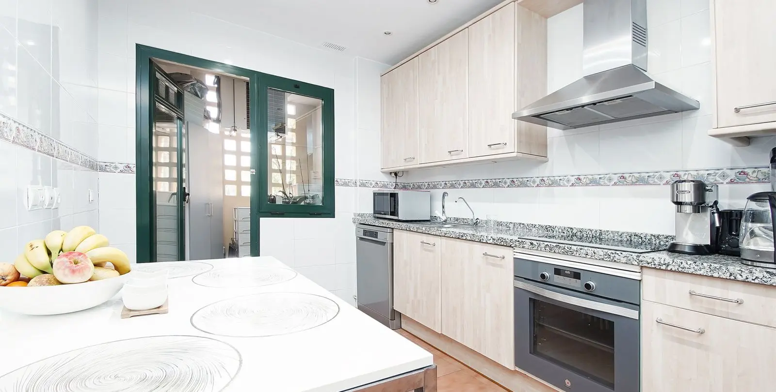 Sale of middle floor apartment in San Pedro de Alcántara 8