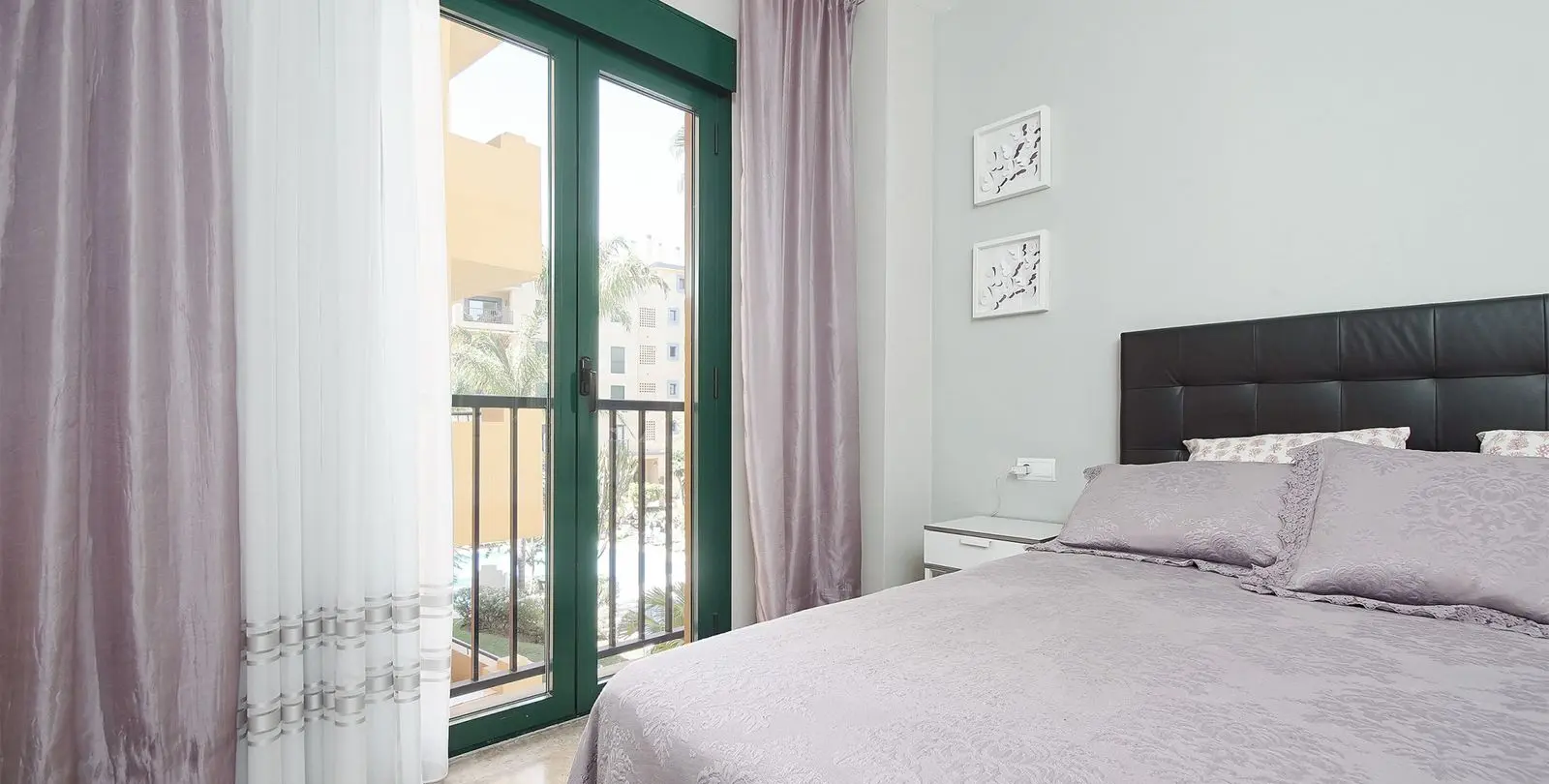 Sale of middle floor apartment in San Pedro de Alcántara 13