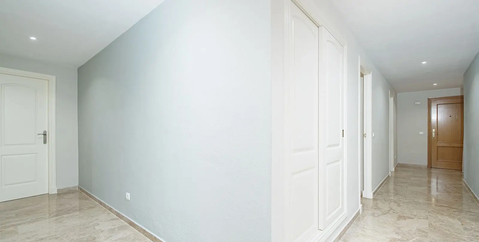 Sale of middle floor apartment in San Pedro de Alcántara 17