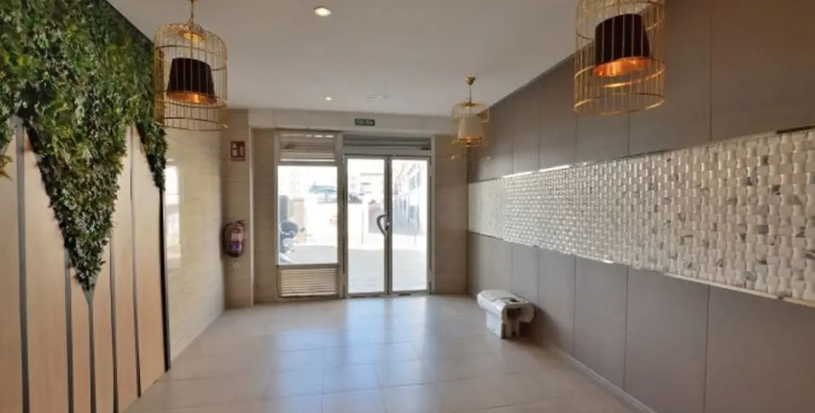 Venta de local comercial en Ronda 3