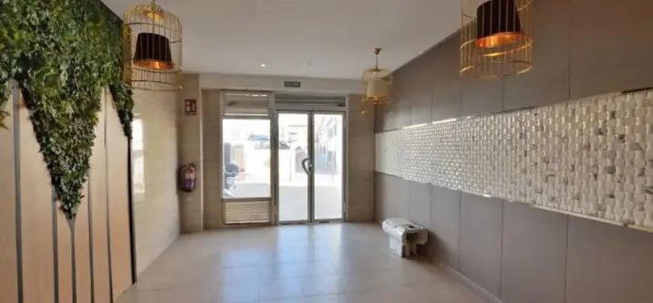 Sale of commercial premises in Ronda 2