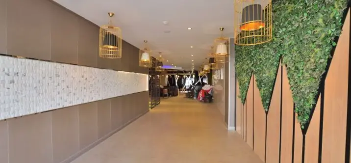 Sale of commercial premises in Ronda 3