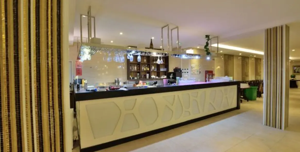 Venta de local comercial en Ronda 11