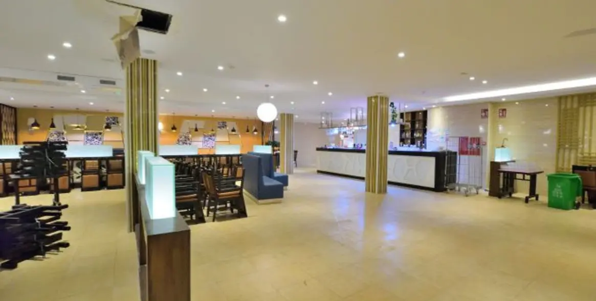 Venta de local comercial en Ronda 22