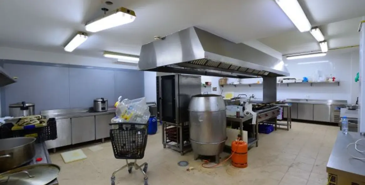 Venta de local comercial en Ronda 27