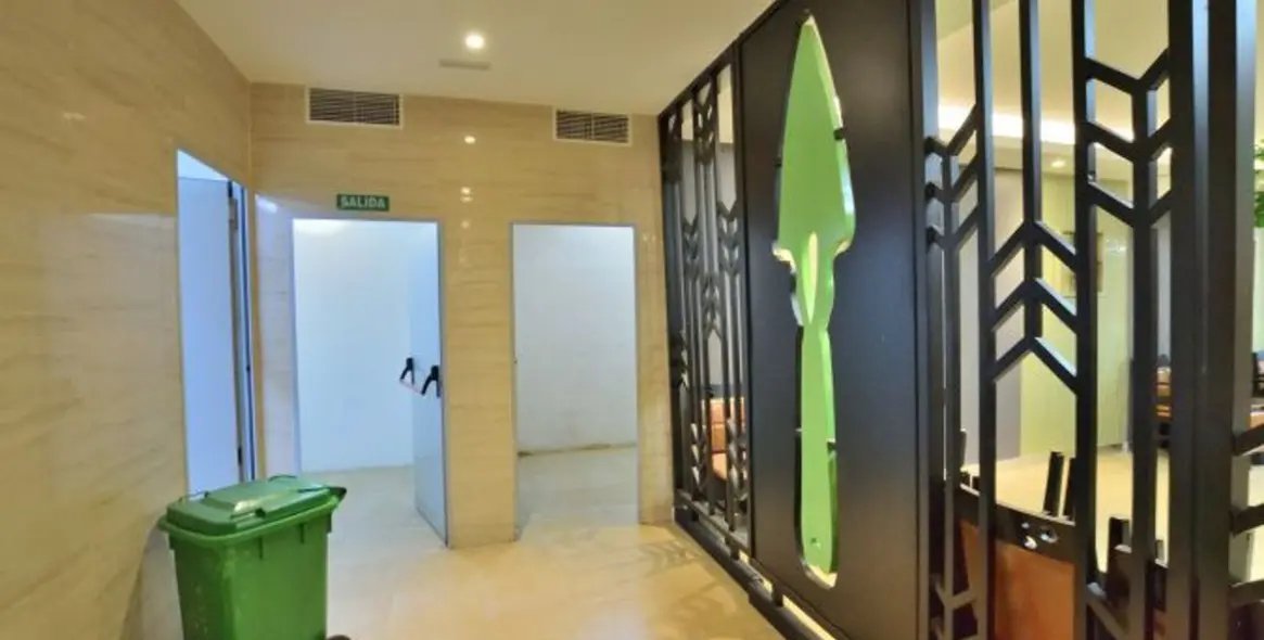 Venta de local comercial en Ronda 34