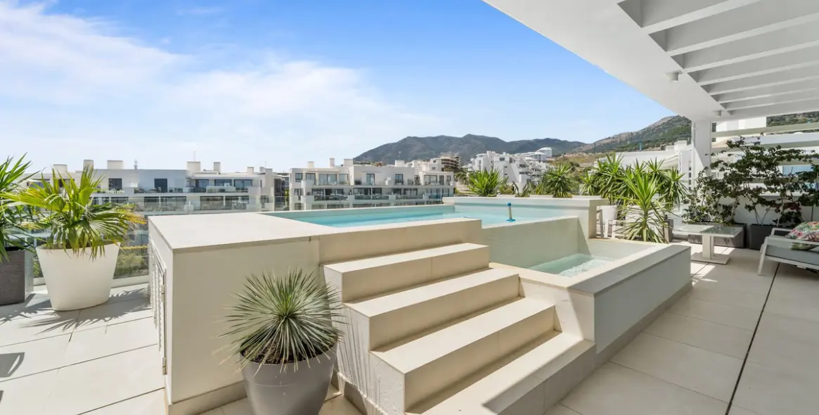 Sale of penthouse in Fuengirola 26