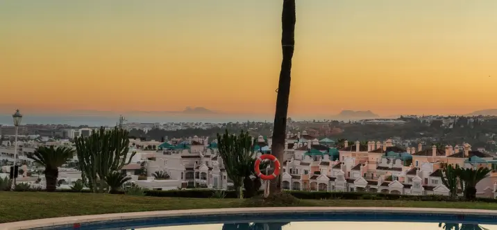 Sale of middle floor apartment in Marbella 1
