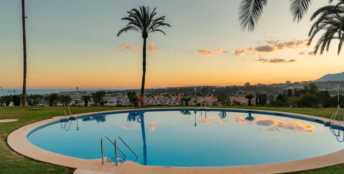 Sale of middle floor apartment in Marbella 3
