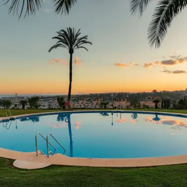 Sale of middle floor apartment in Marbella