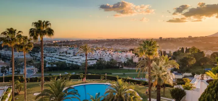 Sale of middle floor apartment in Marbella 3