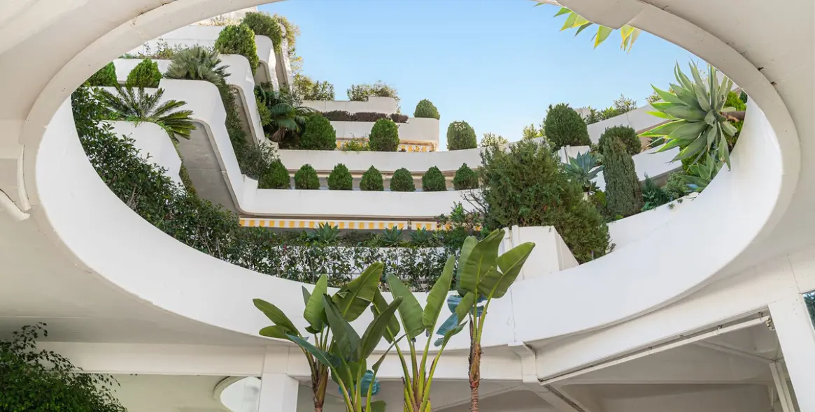 Sale of middle floor apartment in Marbella 51