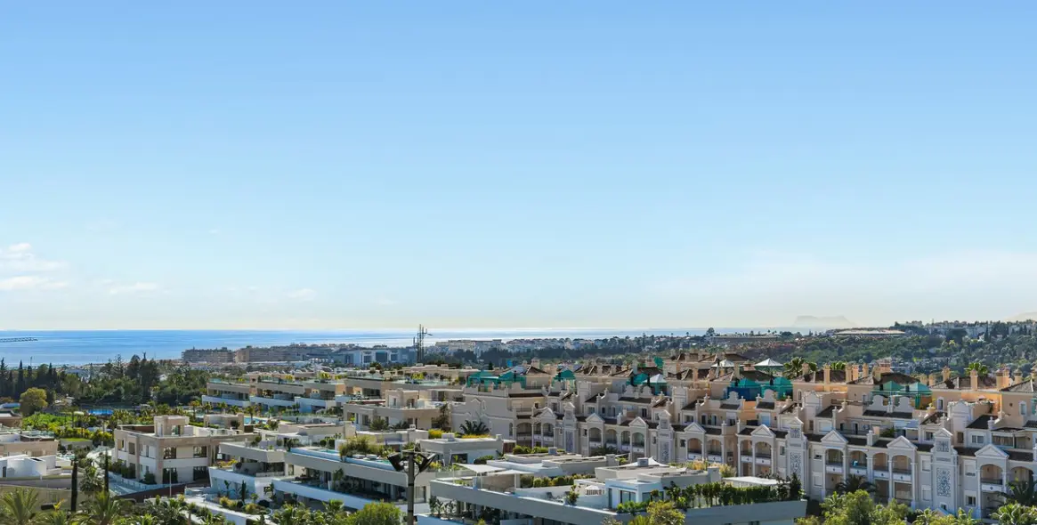 Sale of middle floor apartment in Marbella 55
