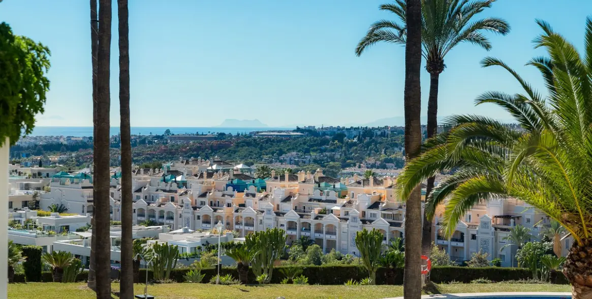 Sale of middle floor apartment in Marbella 60