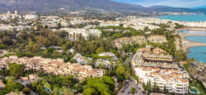 Sale of penthouse duplex in Puerto Banús 1