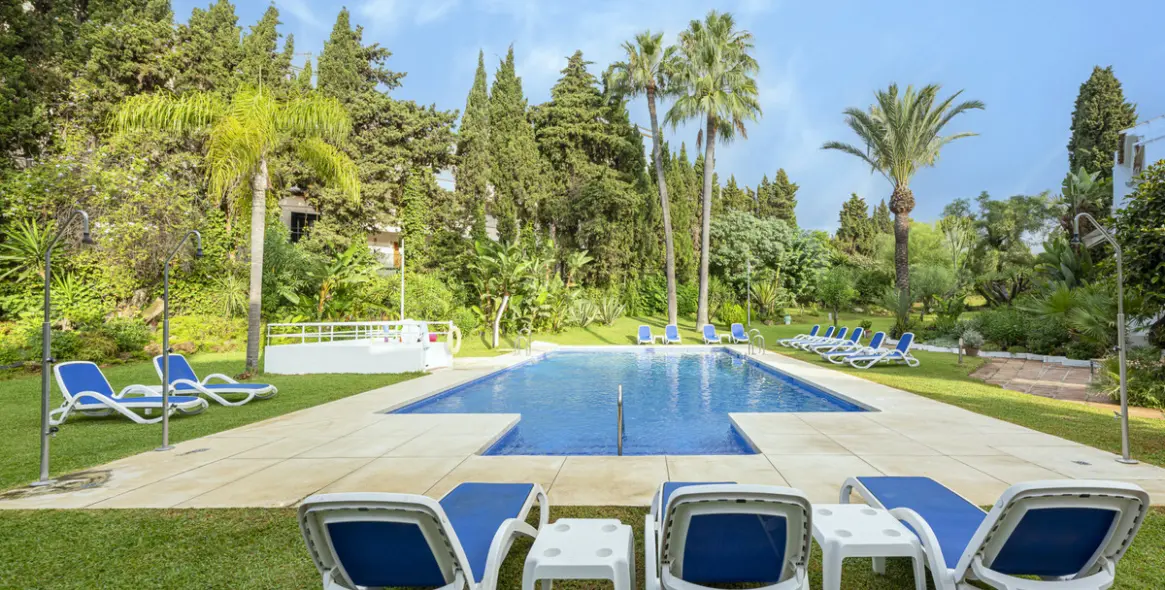 Sale of penthouse duplex in Puerto Banús 4