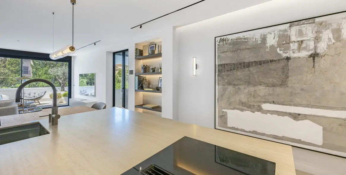 Sale of penthouse duplex in Puerto Banús 21