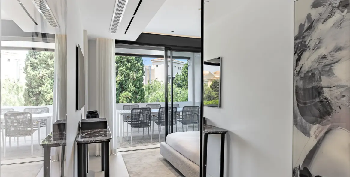 Sale of penthouse duplex in Puerto Banús 42
