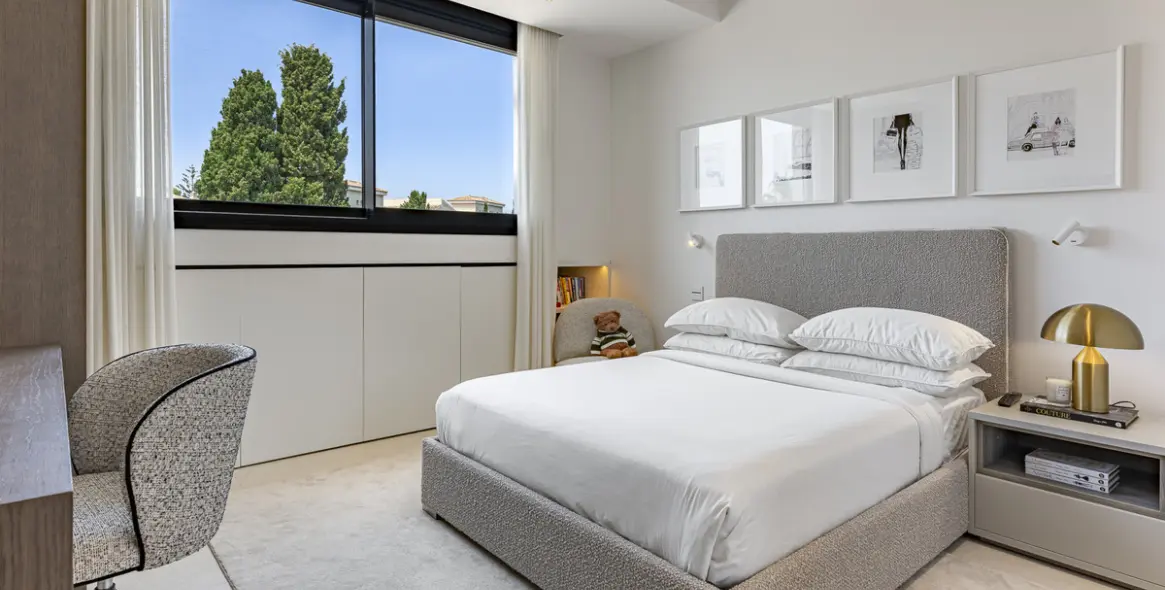 Sale of penthouse duplex in Puerto Banús 54