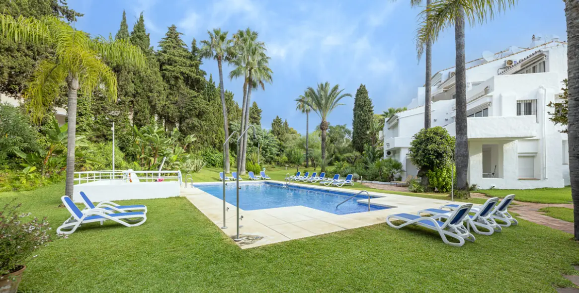 Sale of penthouse duplex in Puerto Banús 64