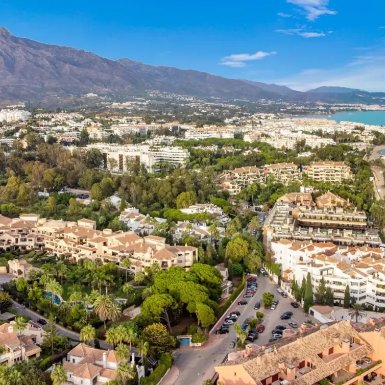 Продажа двухуровневого пентхауса в Puerto Banús